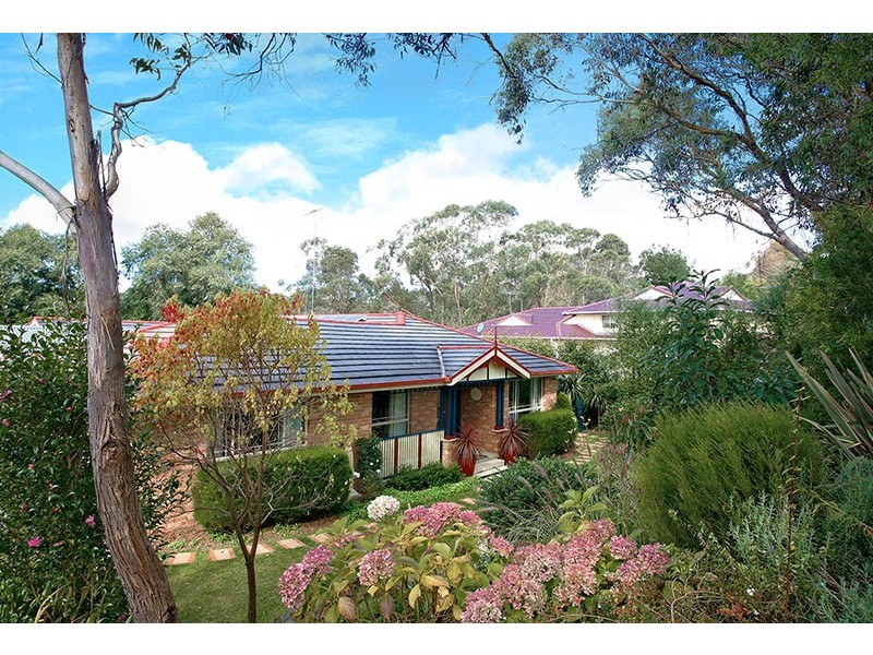 9 Flora Street, Wentworth Falls NSW 2782