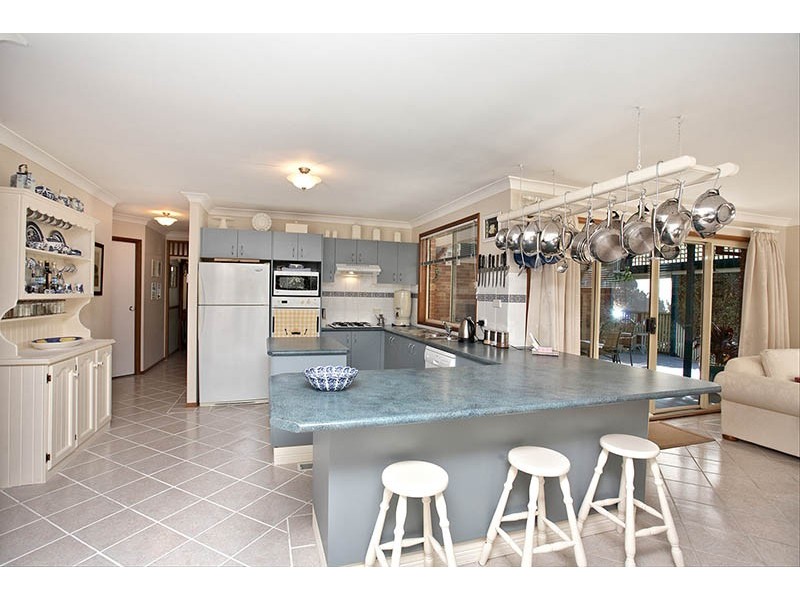 9 Flora Street, Wentworth Falls NSW 2782