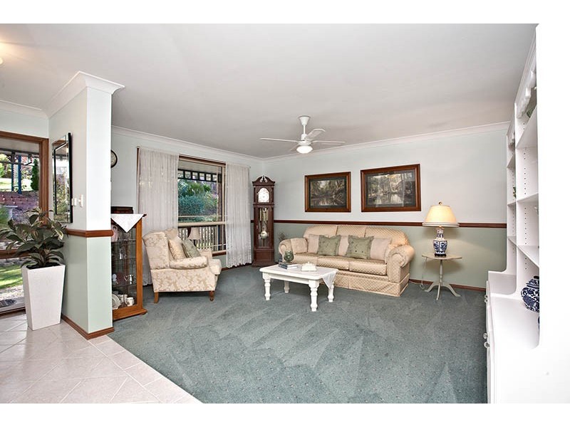 9 Flora Street, Wentworth Falls NSW 2782