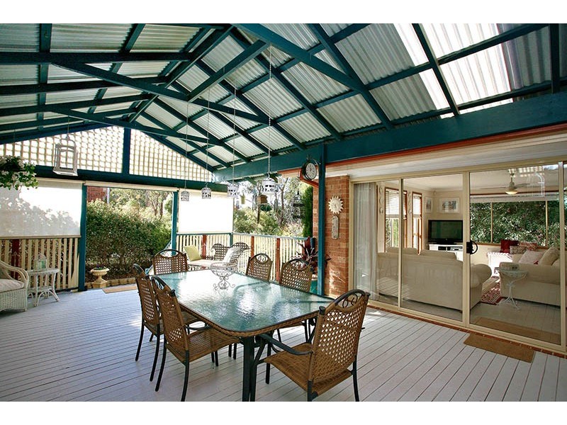 9 Flora Street, Wentworth Falls NSW 2782