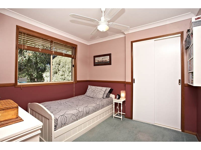 9 Flora Street, Wentworth Falls NSW 2782