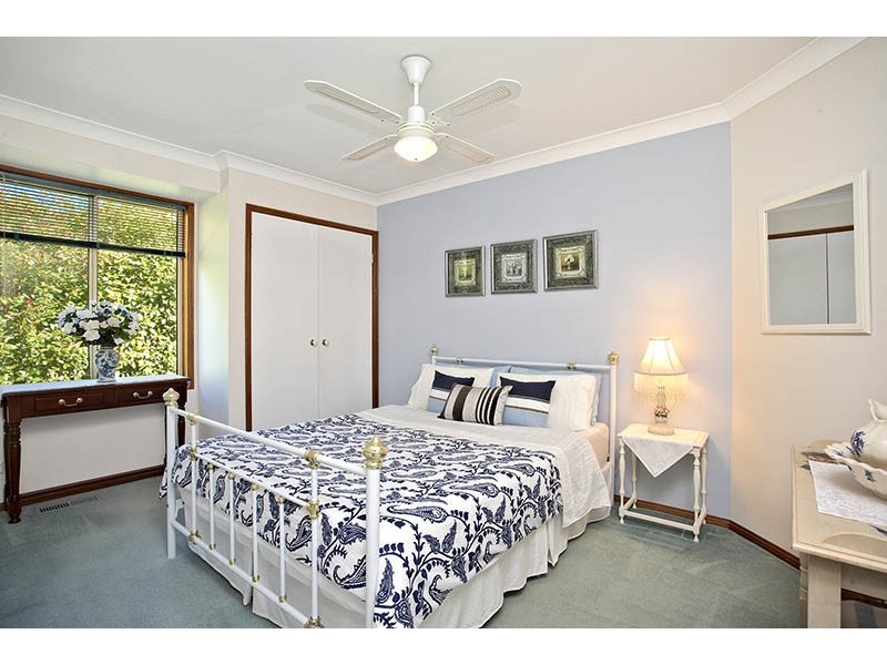 9 Flora Street, Wentworth Falls NSW 2782