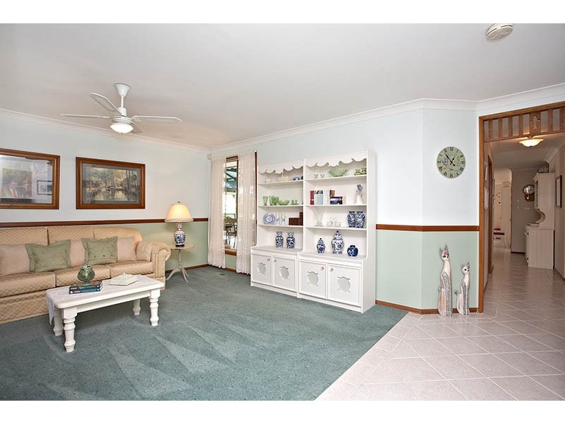 9 Flora Street, Wentworth Falls NSW 2782