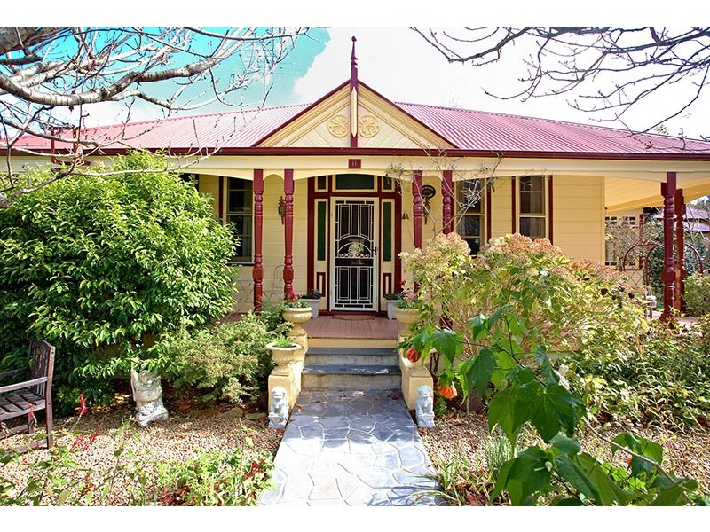11 Blackheath Street, Leura NSW 2780