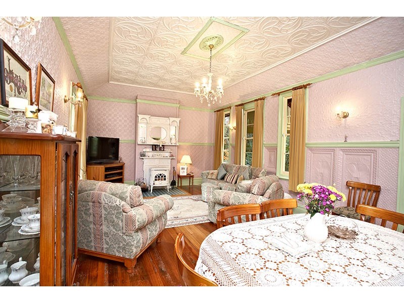 11 Blackheath Street, Leura NSW 2780