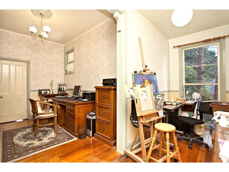 11 Blackheath Street, Leura NSW 2780