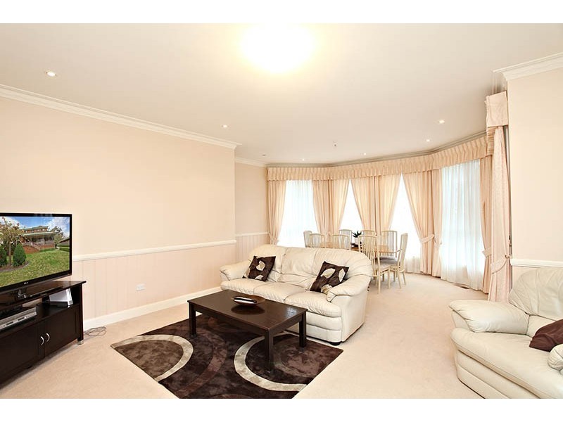 11 Boronia Road, Wentworth Falls NSW 2782