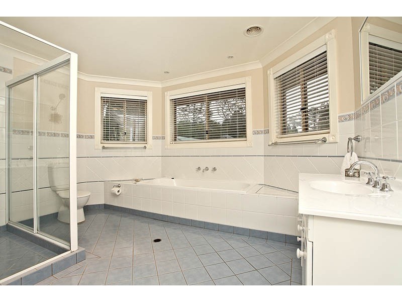 11 Boronia Road, Wentworth Falls NSW 2782