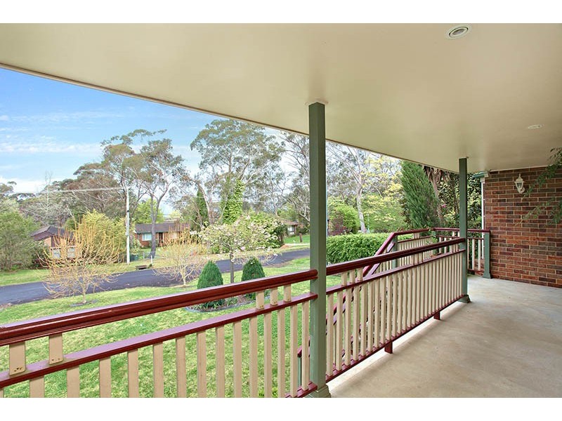 11 Boronia Road, Wentworth Falls NSW 2782
