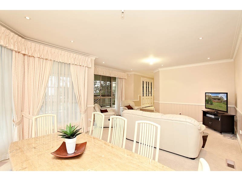 11 Boronia Road, Wentworth Falls NSW 2782