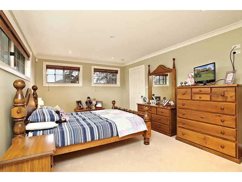 11 Boronia Road, Wentworth Falls NSW 2782