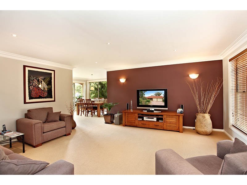 6 Bass Road, Wentworth Falls NSW 2782