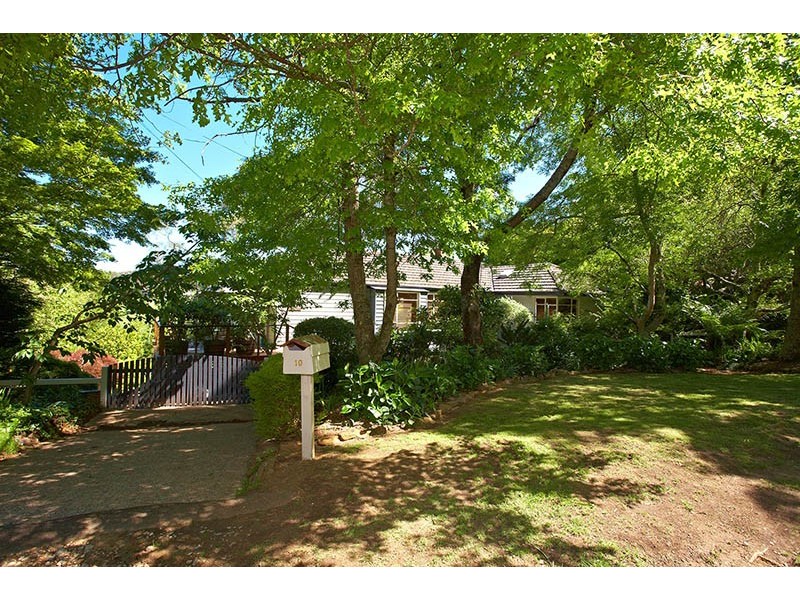 8-10 Linkview Avenue, Blackheath NSW 2785