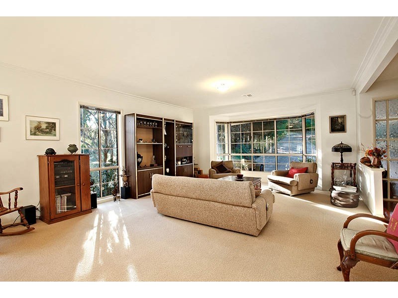 10 Geggie Street, Wentworth Falls NSW 2782