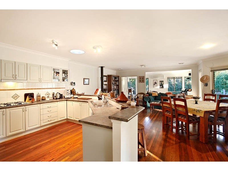 10 Geggie Street, Wentworth Falls NSW 2782