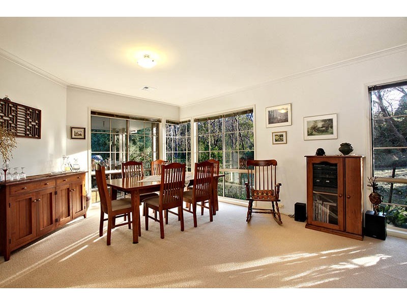10 Geggie Street, Wentworth Falls NSW 2782