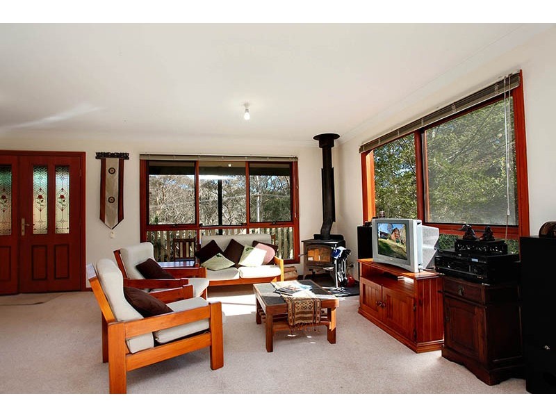 9 Gladstan Avenue, Katoomba NSW 2780