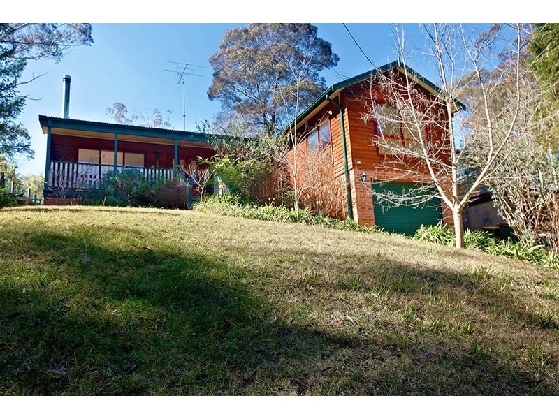 9 Gladstan Avenue, Katoomba NSW 2780