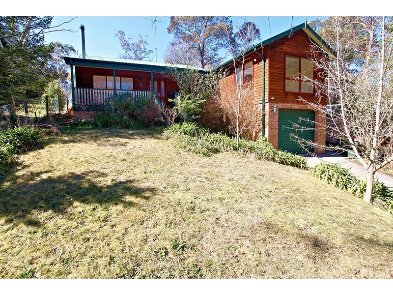 9 Gladstan Avenue, Katoomba NSW 2780