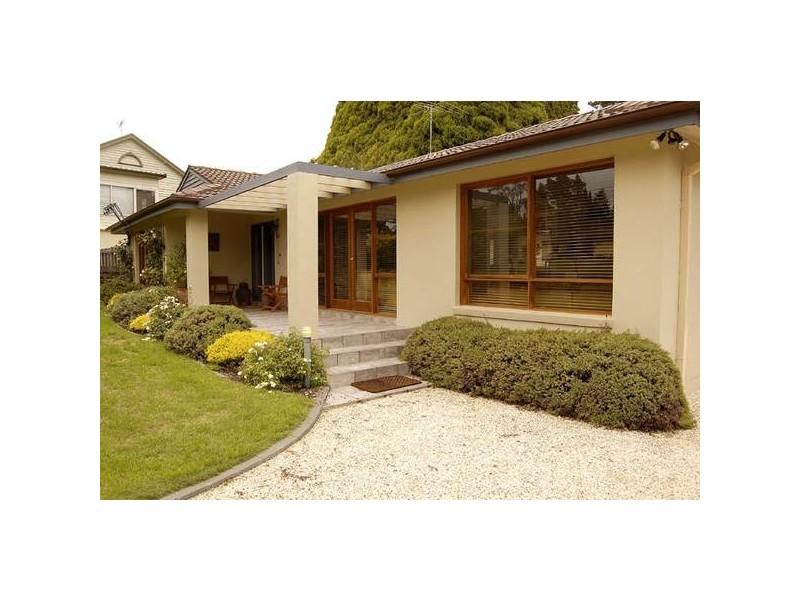 11 Toulon Avenue, Wentworth Falls NSW 2782