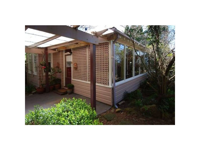 1 West Street, Wentworth Falls NSW 2782