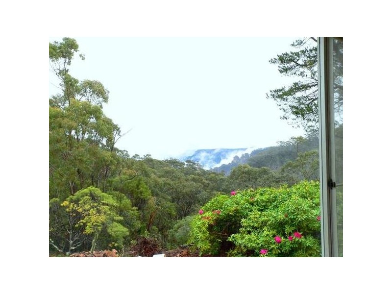 1 Blaxland Avenue, Leura NSW 2780