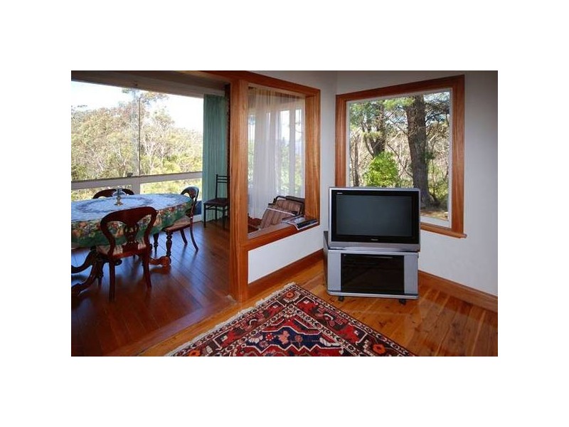 1 Blaxland Avenue, Leura NSW 2780