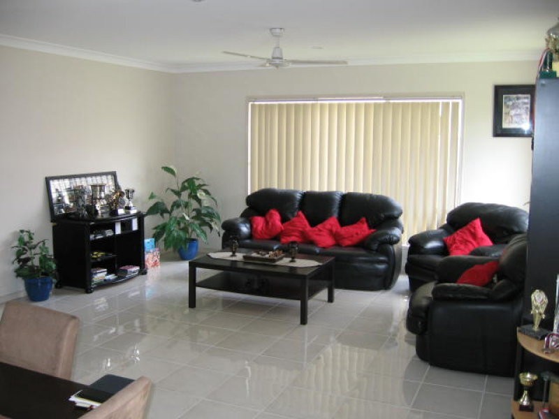 37 Riverside Tce, Windaroo QLD 4207