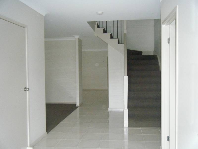 37 Riverside Tce, Windaroo QLD 4207