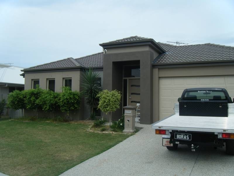 1 Lakeside tce, Windaroo QLD 4207