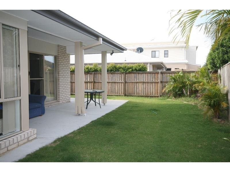 1 Lakeside tce, Windaroo QLD 4207