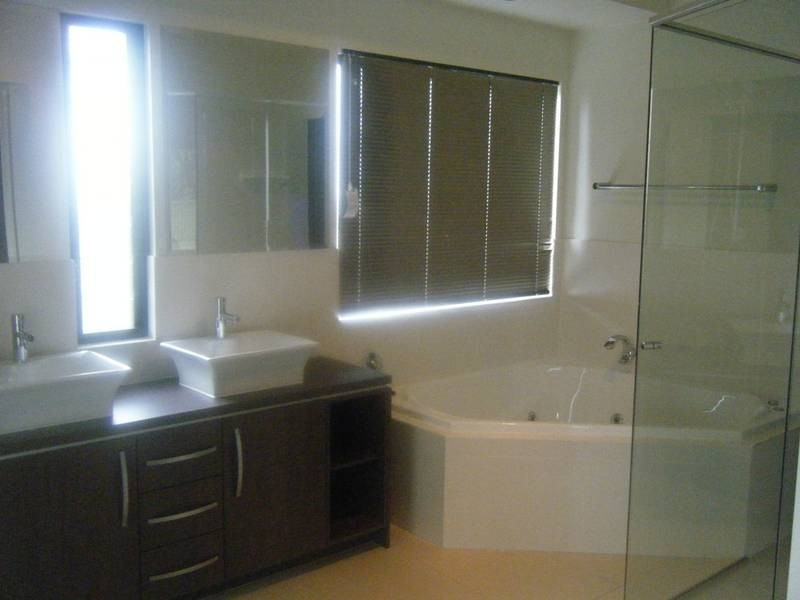 40 Marina Pde, Jacobs Well QLD 4208