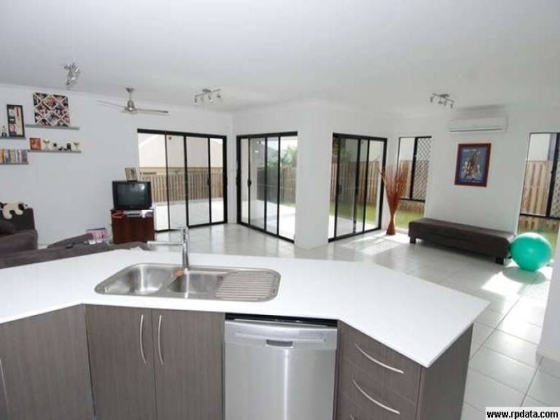 22 Strathburn Cr, Ormeau QLD 4208