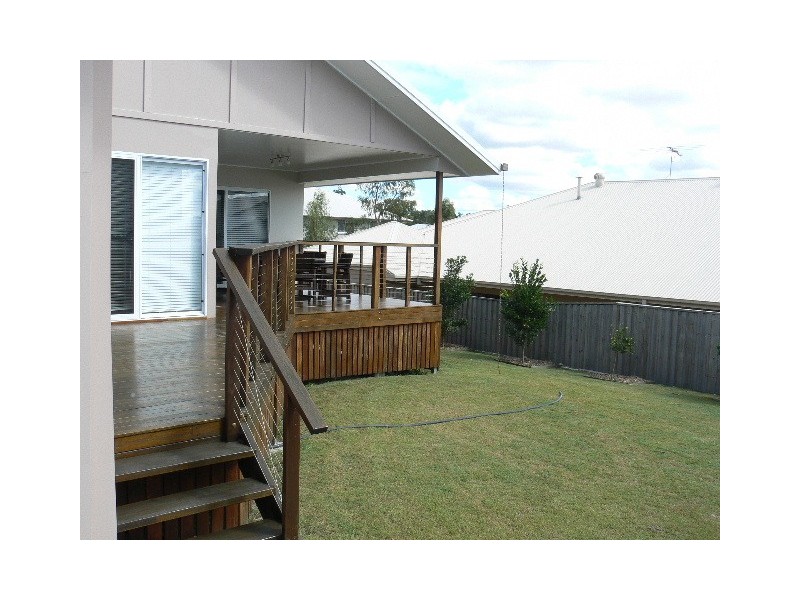 8 Cedarton Cres, Ormeau QLD 4208
