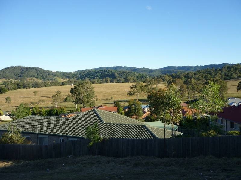 8 McGrath Ct, Ormeau QLD 4208