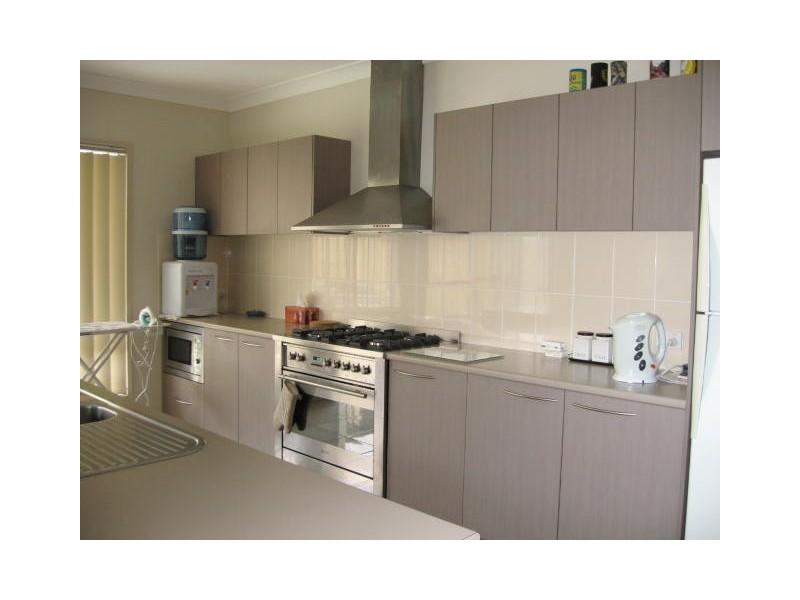 37 Riverside Tce, Windaroo QLD 4207