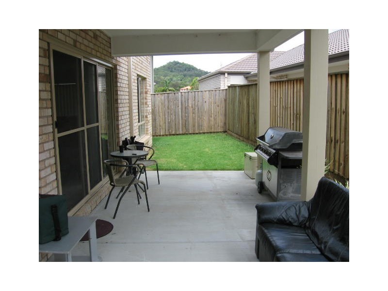 37 Riverside Tce, Windaroo QLD 4207