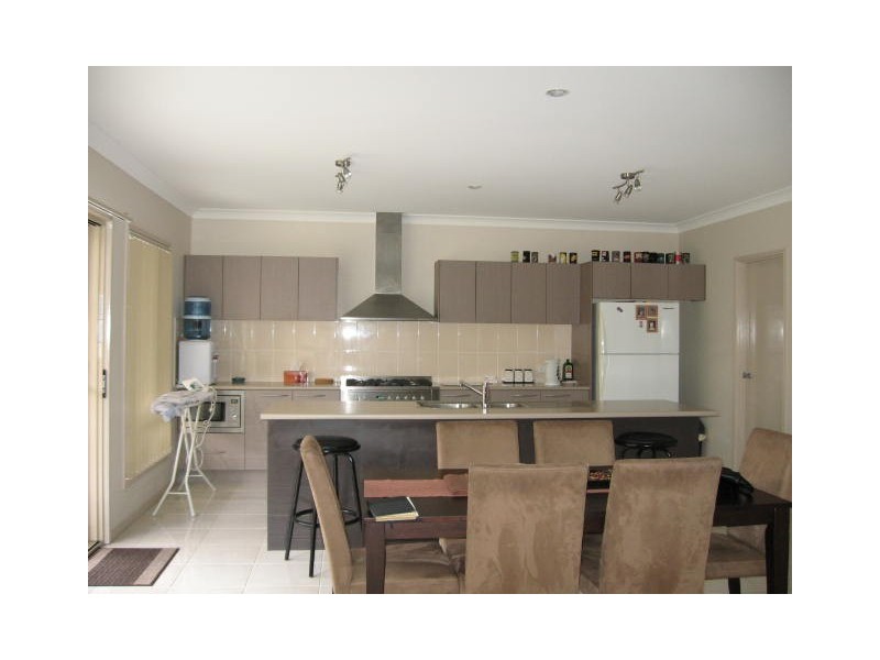 37 Riverside Tce, Windaroo QLD 4207