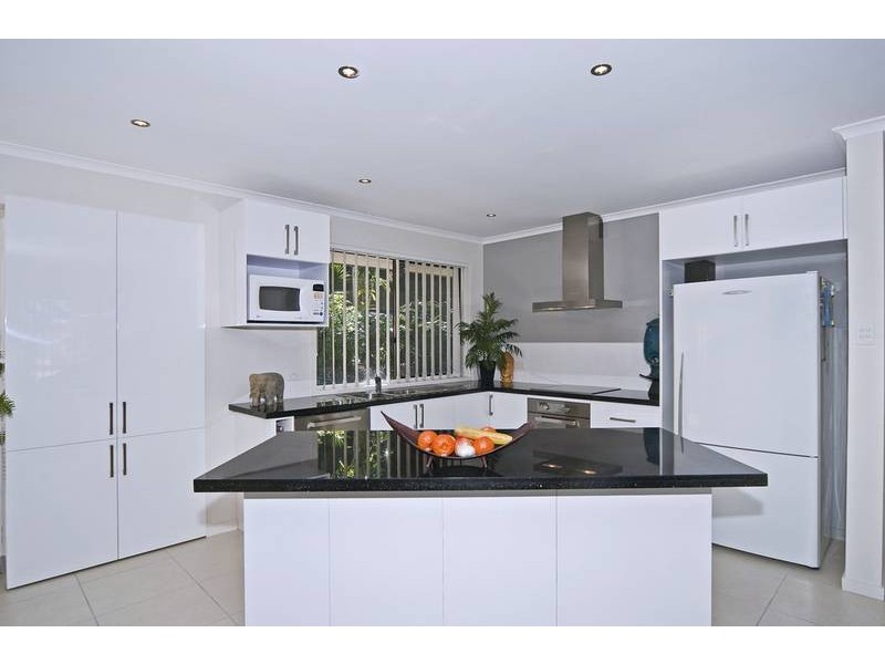 12 Parish Court, Molendinar QLD 4214