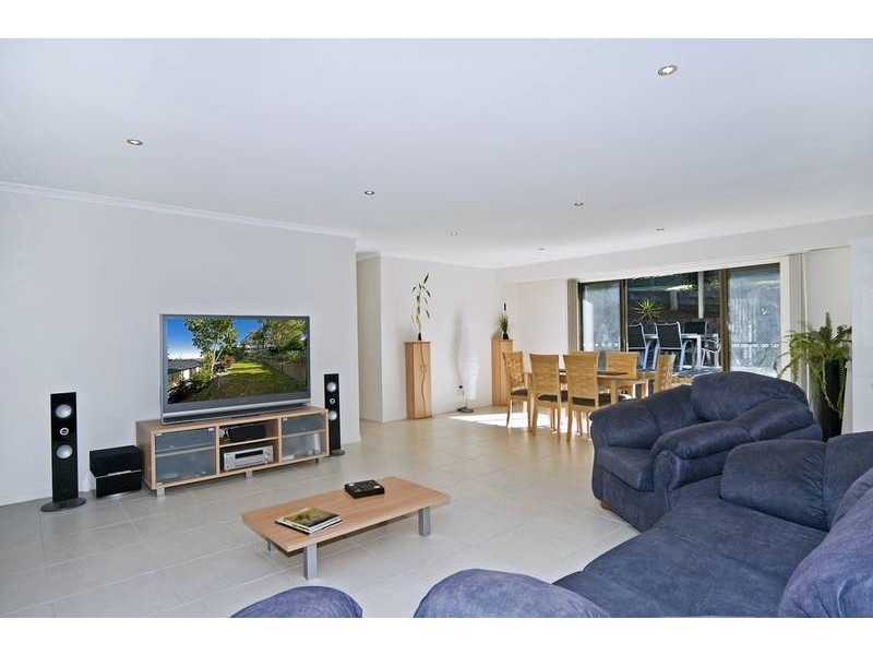 12 Parish Court, Molendinar QLD 4214