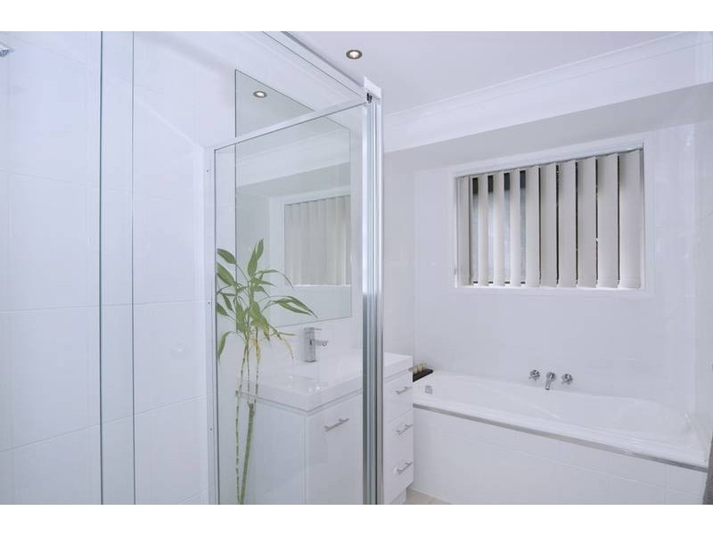 12 Parish Court, Molendinar QLD 4214