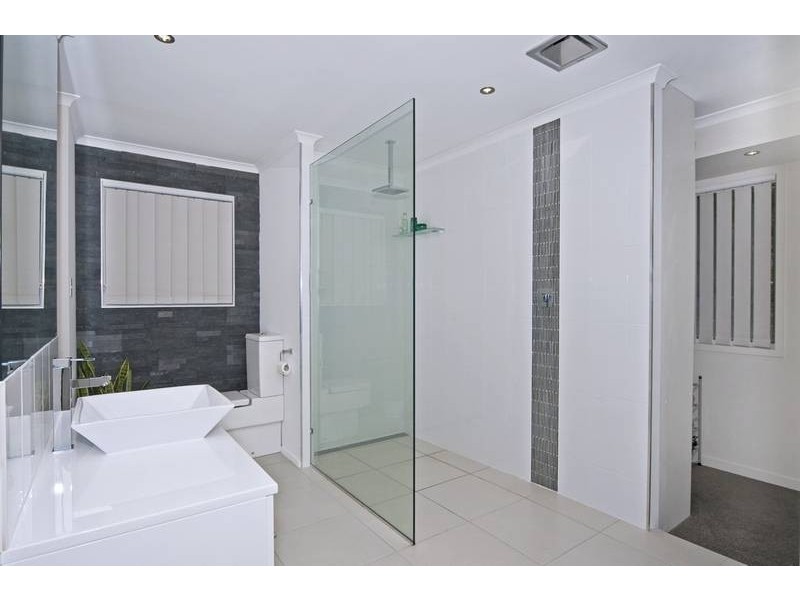 12 Parish Court, Molendinar QLD 4214