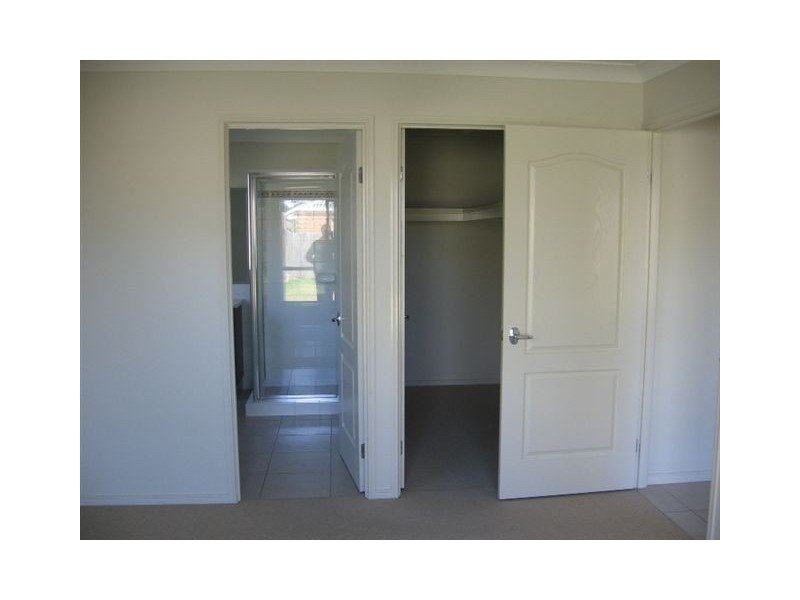 13 Bedivere Drive, Pimpama QLD 4209