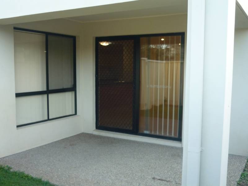 2 Noelene Lane, Arundel QLD 4214