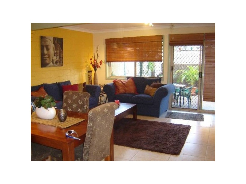 81 Olsen Ave, Labrador QLD 4215