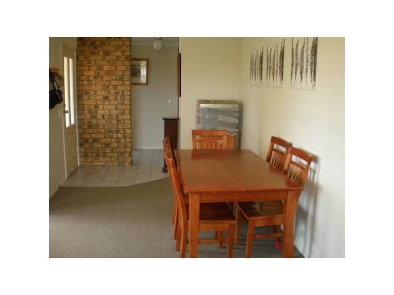 2 linning St, Mount Warren Park QLD 4207