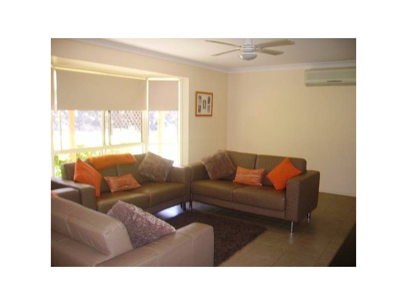 36 Chatfield St, Edens Landing QLD 4207