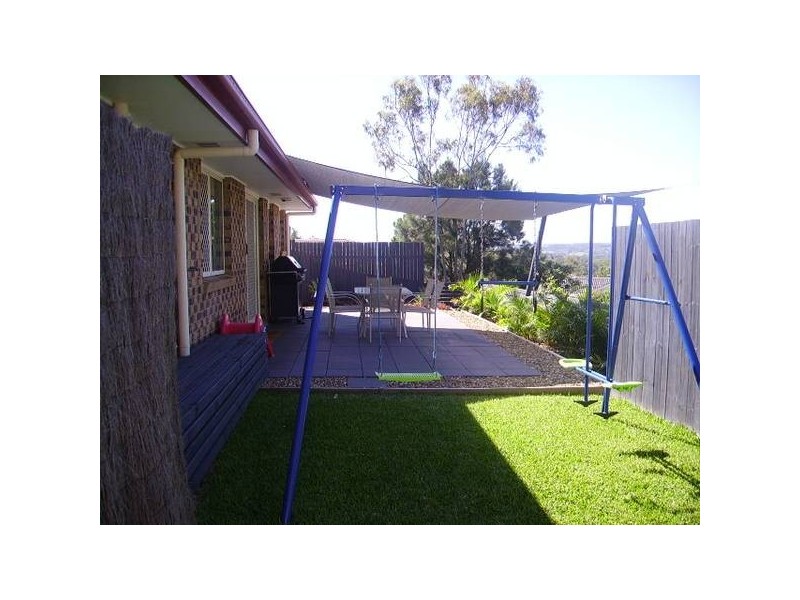 36 Chatfield St, Edens Landing QLD 4207