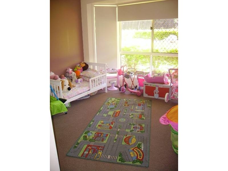 36 Chatfield St, Edens Landing QLD 4207