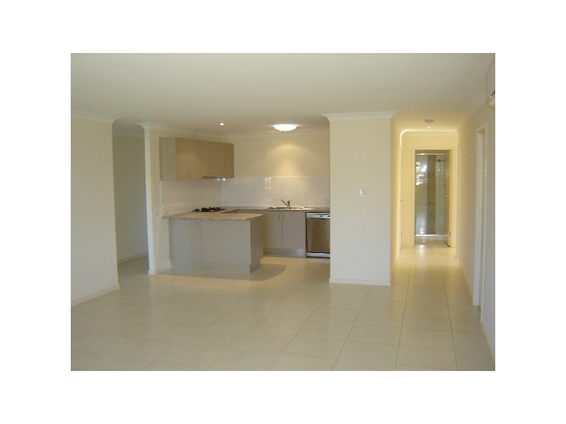 2/9 Summerlea Crescent, Ormeau QLD 4208